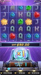 Galactic Gems · การระบุตำแหน่งข้อมูลเครดิต ยอดเดิมพัน และปุ่มกดหมุนบนแผงควบคุม